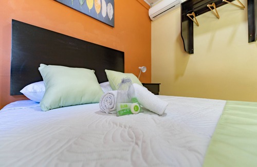 Canas Dulces Bed & Breakfast | The Cocobolo Food&Rest Room 1 B&B Free WiFi A/C Free Pkg
