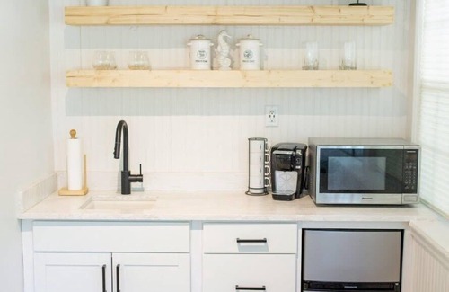 Jacksonville Beach Apartment | The Cocohut Studio 8 Blocks to the Beach and PIER