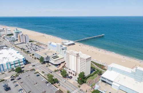 Northeast Virginia Beach Resort | The Colony at Virginia Beach