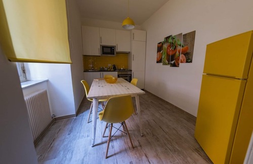 Civitavecchia Apartment | "The colorful house" of the ghetto in a palace of the 700s