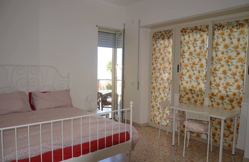 Arenella Bed & Breakfast | THE COLORS OF SALVATOR ROSA - Flat