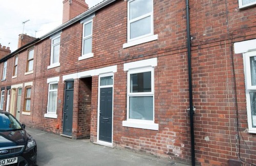 Burton on Trent House | The Comet - A Home with 4 Bedrooms and 3 Bathrooms near Alton Towers for You