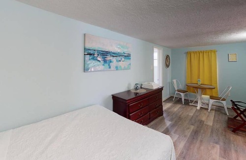 Baytown Apartment | The Comfi Coral - Apartment Home Studio D