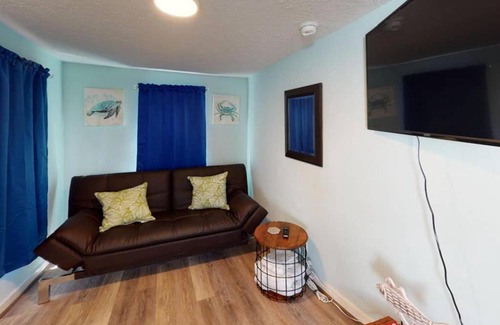 Baytown Apartment | The Comfi Coral - Apartment Home Studio D