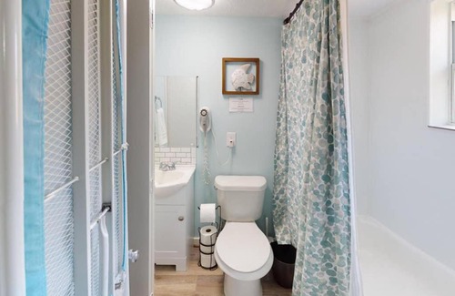 Baytown Apartment | The Comfi Coral - Apartment Home Studio D
