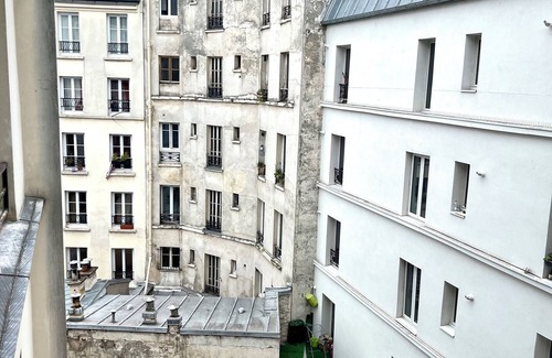 Quartier de la Goutte-d'Or Apartment | The comfortable studio Barbès Montmartre Paris
