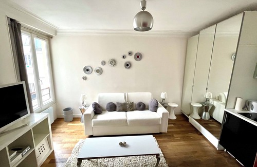 Quartier de la Goutte-d'Or Apartment | The comfortable studio Barbès Montmartre Paris