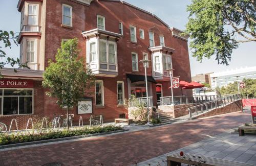 North Philadelphia East Hotel | The Conwell Inn