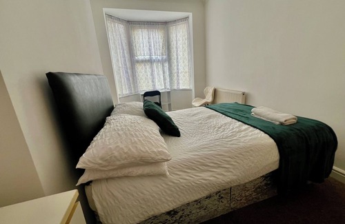 Southsea House | The Coral Guest House Fratton