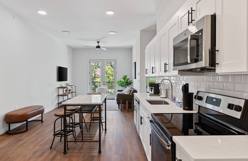 Fort Worth Apartment | The Corbin 1203 – Cowboy Cozy Retreat 1-Bed Stay