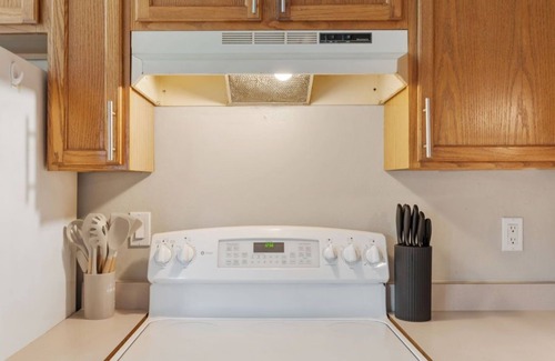Central Colorado Springs House | The Corona Lookout | Charming Attic Apartment in Historic Home
