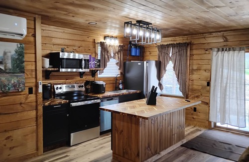 Creola Cabin | The Corral sleeps 4