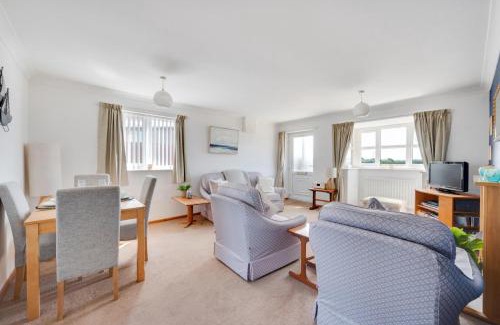Walcott House | The Cosy Coastal