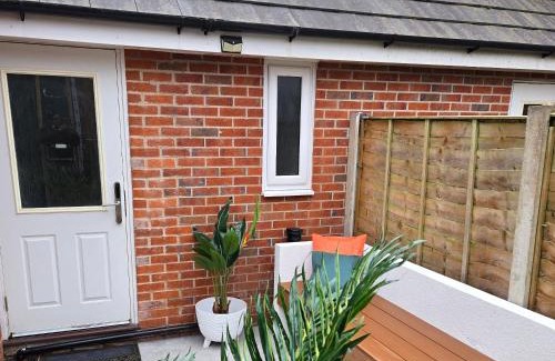 Salford House | The Cosy Pod Studio - Short Stay in Salford