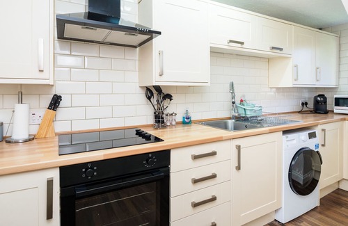 Upper Dicker House | The Cottage at Gildridge + Private Hot tub