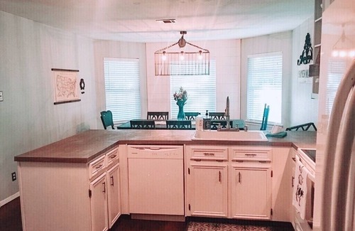 Woodway House | THE COTTAGE@CHAPEL RIDGE #1 in Waco for Exceptional reviews! Ranked #6 in all TX