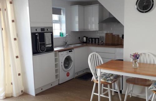 Redruth Cabin | The Cottage
