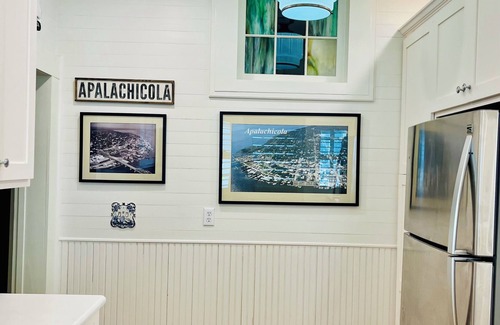 Apalachicola Cottage | The Cottage on Commerce