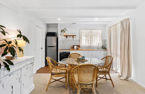 Ocean Grove House | The Cottage- Pet Friendly with secure yard and close to beach and river!