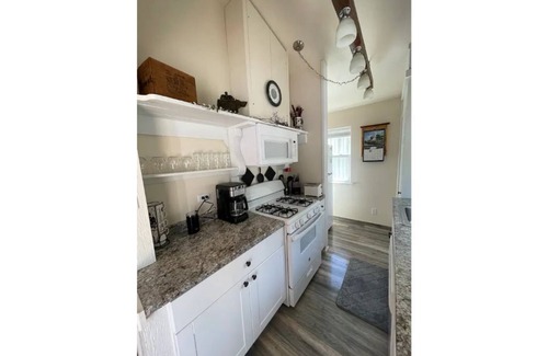 Kelseyville Apartment | The Cottage