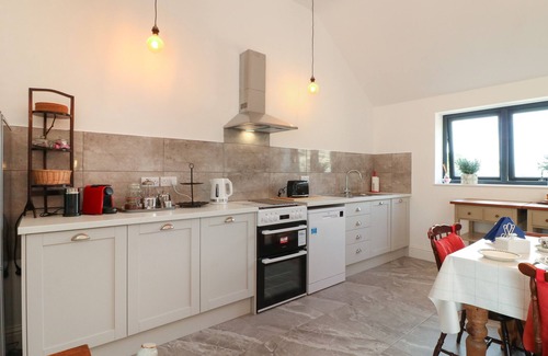 Stonedge Cottage | THE COTTAGE, with open fire in Chesterfield