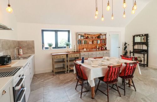 Stonedge Cottage | THE COTTAGE, with open fire in Chesterfield