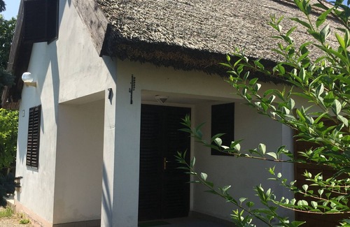 Keszthely House | The Cottage with thatched reed rooftop