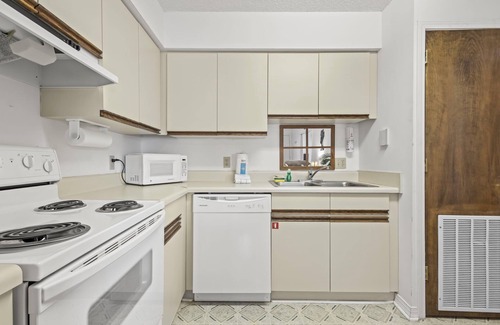 Gulf Shores Condo | The Cove A118 Cozy Lagoon Getaway