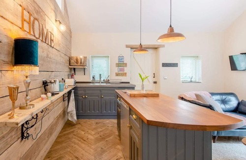 Narberth House | The Cow Shed—Luxury Barn Moments From Narberth