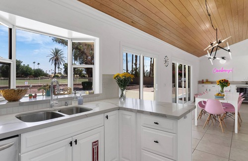 Palm Springs House | The Cowabunga House! - An Art Inspired Home Seated on Historic Golf Resort.