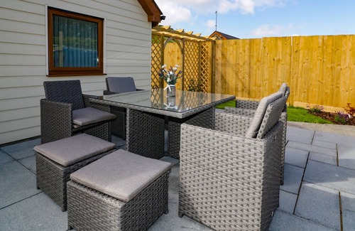 Newquay House | THE COWSHED, pet friendly, luxury holiday cottage in Porth