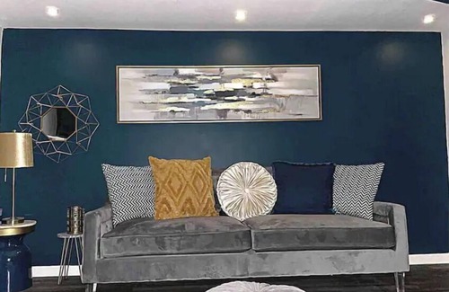 Clarksville House | The Cozy Blue Experience