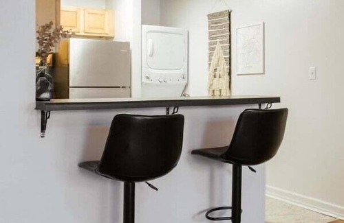 Athens House | The Cozy Corner Near Downtown