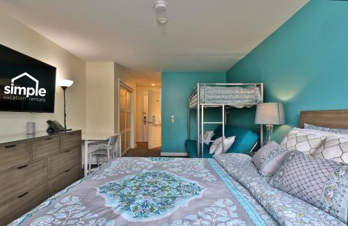 Killington House | The Cozy Cubbie - Charming Studio, Summer Pool, Bus Route, Queen and Bunk Bed