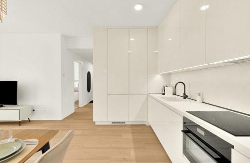 Nivy Apartment | The Cozy Pearl - Light, Style & Balcony Comfort