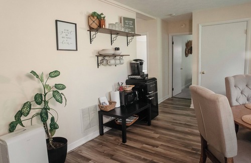 Harrisonburg House | The Cozy Suite - Walking Distance to Downtown Harrisonburg and JMU