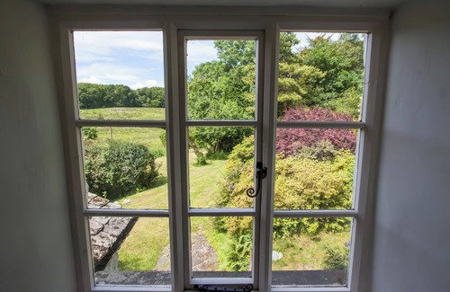 Hawkshead House | THE CRAGG, pet friendly, with open fire in Ambleside