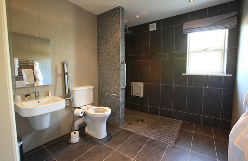 Kelbrook Hotel | The Craven Heifer Inn
