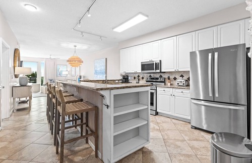 Miramar Condo | The Crescent 206 by Scenic Stays