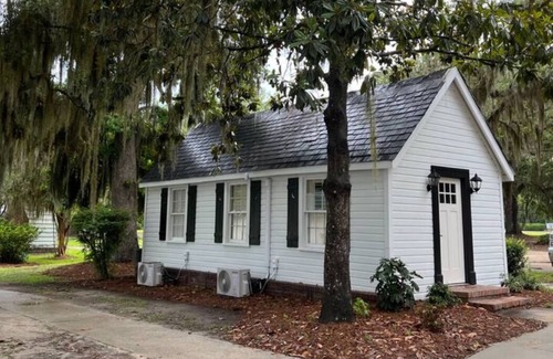 Georgetown Cabin | The Crescent Cabin at Wedgefield Country Club