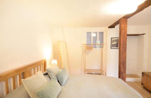 Woodstock Hotel | The Crown