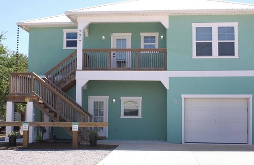 Holiday Beach Apartment | The Crow’s Nest Retreat - Cozy Guest Suite C