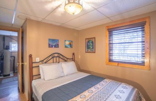 North Pole House | The Cub Cottage in North Pole AK