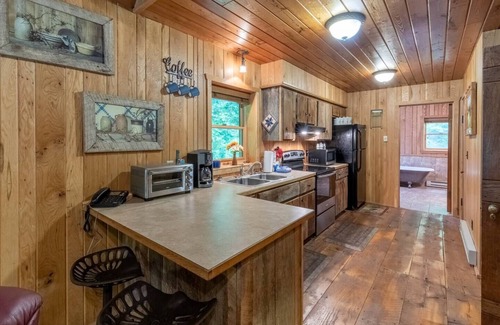 Bryson City Cabin | The Cullisia: Historic 2BR Gem with Modern Amenities