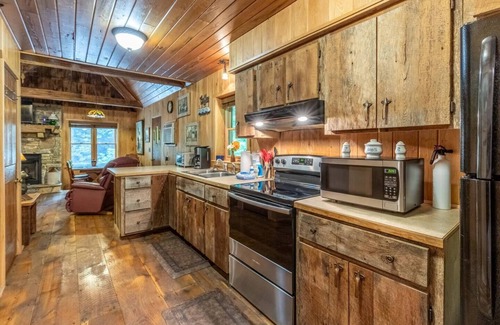 Bryson City Cabin | The Cullisia: Historic 2BR Gem with Modern Amenities