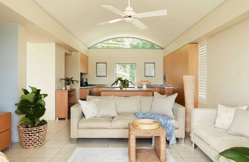 Palm Beach House | The Curve by Contemporary Hotels