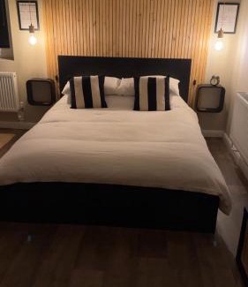 Freshwater Apartment | The Cwtch,Self Contained Coastal Annex Freshwater