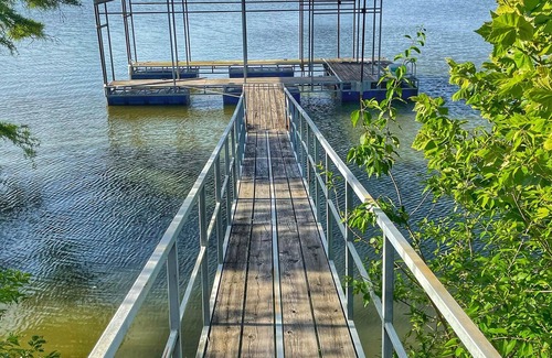 Dundee House | The Cypress on Moon Lake, over the water w private boat ramp!