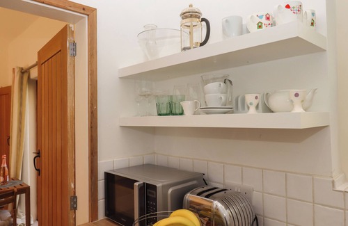 Axminster Cottage | THE DAIRY AT WYKE FARM, romantic, with a garden in Lyme Regis
