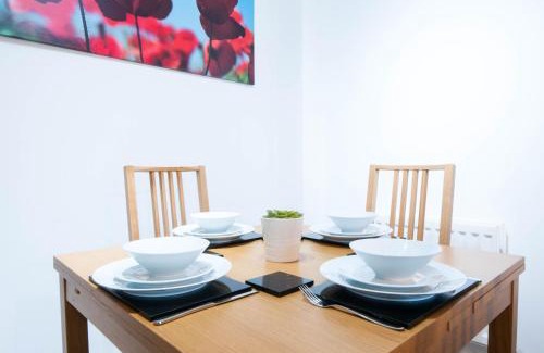 Castle Donington House | The Dakota - next to East Midlands Airport